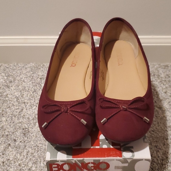 SOLD****Burgundy Flats - Picture 1 of 4